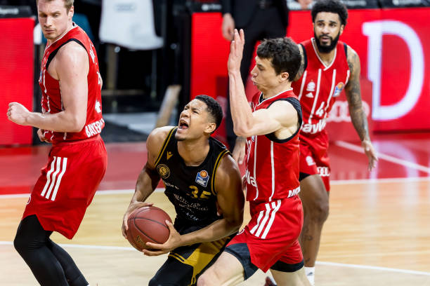 露他人已在 露他人已在